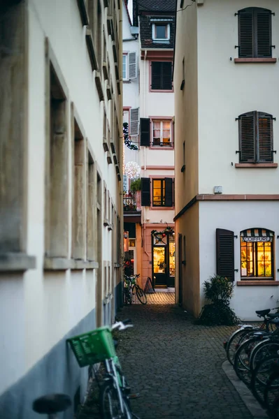 Silhouette des piétons Rue de Noël Strasbourg — Photo