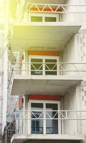 Apartment construction on sunny day — Stock Photo, Image