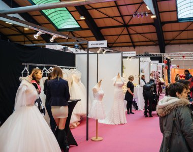 Gelinlik ve Fransız Moda düğün Fuarı'nda 