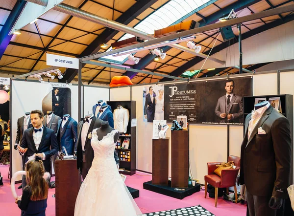 Tendencias de moda en Salon du Marriage Feria de bodas Francia —  Fotos de Stock