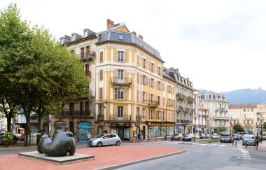 Place du Revard merkez meydanı Aix0LEs-Bains 'deki 21 numaralı ofis.
