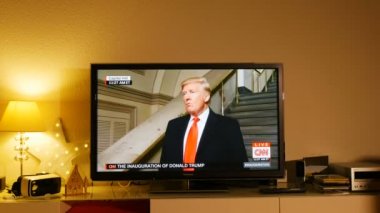 İzlerken Donald Trump'ın yemin törenine dostum