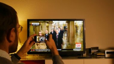 İzlerken Donald Trump'ın yemin törenine dostum