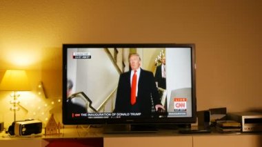 İzlerken Donald Trump'ın yemin törenine dostum
