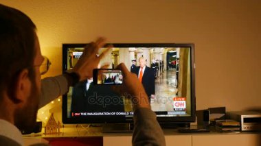 İzlerken Donald Trump'ın yemin törenine dostum