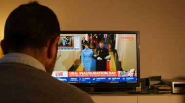 İzlerken Donald Trump'ın yemin törenine dostum