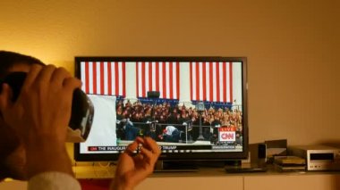 İzlerken Donald Trump'ın yemin törenine dostum