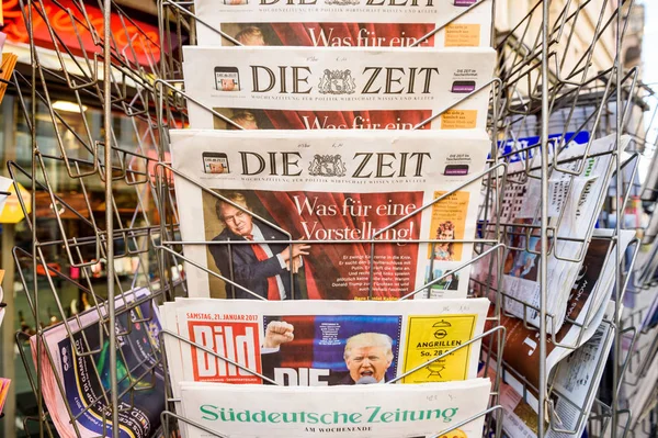Die Zeit, Bild, Suddeutsche Zeitung, Neue Burcher Zeitung, Taz a — стокове фото