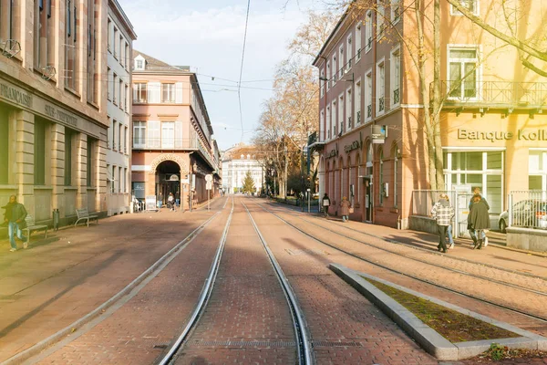 Mulhouse центральній вулиці з трамвайних ліній — стокове фото
