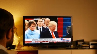 İzlerken Donald Trump'ın yemin törenine dostum