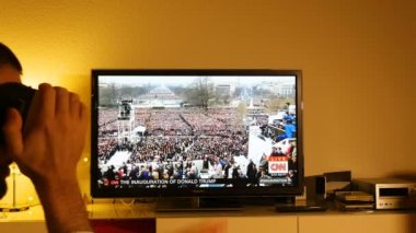 İzlerken Donald Trump'ın yemin törenine dostum