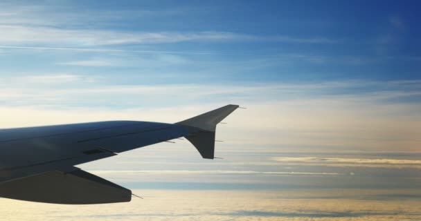 Prachtig Uitzicht Vanuit Lucht Passagier Die Uit Het Raam Van — Stockvideo