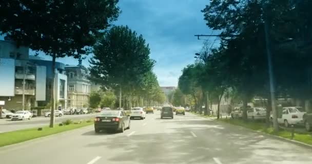 Tráfico por carretera en Bucarest — Vídeos de Stock