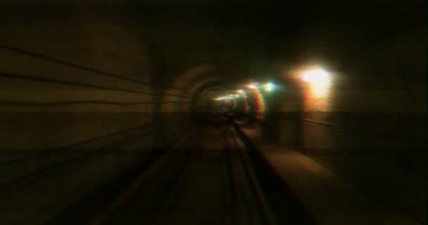 Veiligheid lichten in Oostenrijkse tunnel — Stockvideo