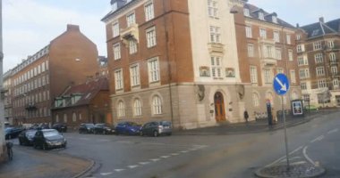 Nyhavn canal adlı hemen hemen sınırında ünlü Fyrtojet Restoran