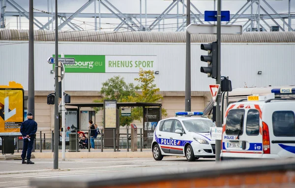 Zona de vigilancia de la seguridad policial en Estrasburgo durante oficial — Foto de Stock