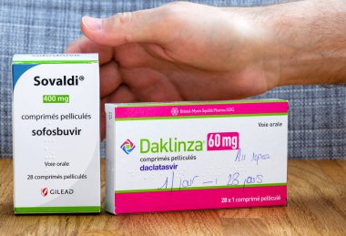 Erkek el Sovaldi 12 haftalık tedavi yukarıda U ' 84000 dolar maliyeti