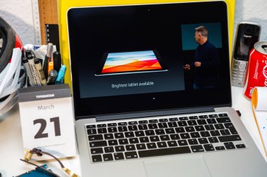 Apple'nın 'Let us döngü sen In' iphone Se ve 9,7