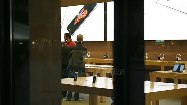 People in Apple Store — Stock Video