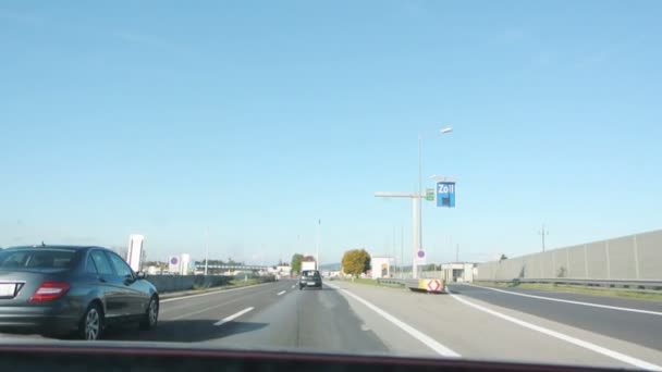 Hongarije Circa 2016 Snelweg Met Vrachtwagens Rijden Weg Voor Het — Stockvideo