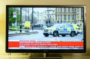 Bbc haber kanalı canlı Westminster Bridge sahneleri raporlama