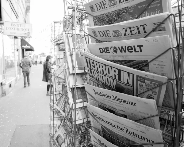 Terror in London headline title at press kiosk after London Atta — Stock Photo, Image