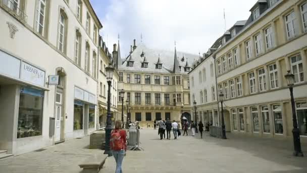 Pessoas Andando Rua Cidade Luxemburgo Filmagem De Bancos De Imagens Sem Royalties