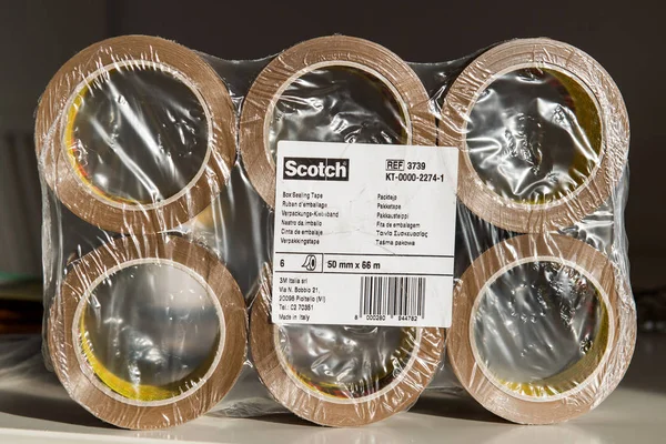 Vooraanzicht van het pakket van zes zelfklevende 3m scotch tape — Stockfoto