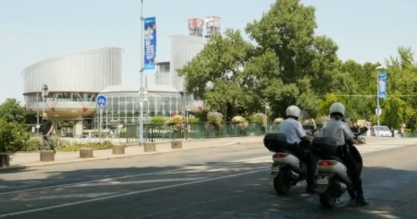 Страсбург Франція Circa 2015 Уйгурської Правозахисників Surveilled Поліцією Тексту Демонстрації — стокове відео