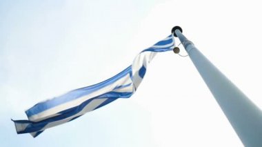 Avrupa Parlamentosu binanın fron Yunanistan bayrağı