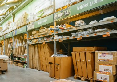 Bahçe Mobilyaları paketlerini deposuna