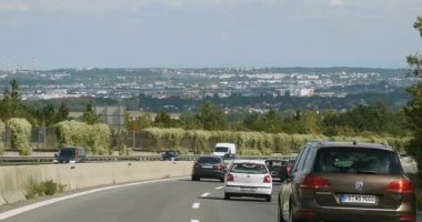 Korkunç orman yoluyla sürüş Pov