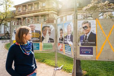 Francois Fillon Fransız cumhurbaşkanlığı seçim kampanyası posterler v