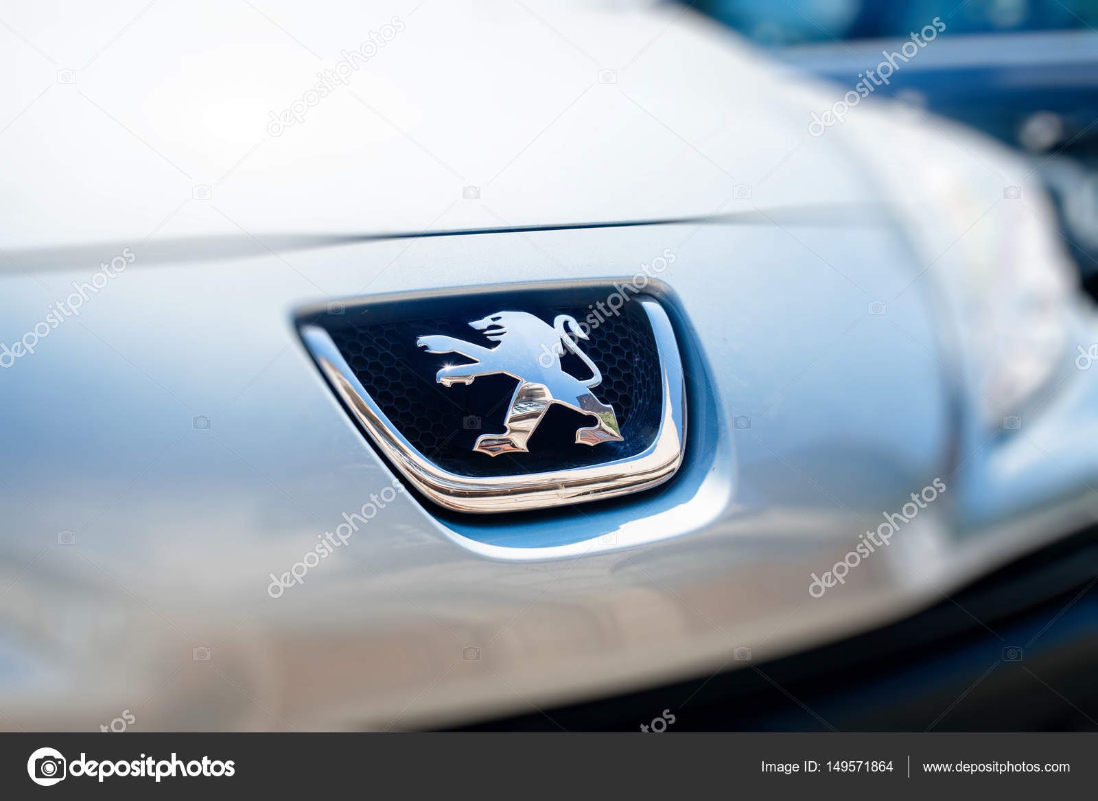 Leon Peugeot Logo Emblem
