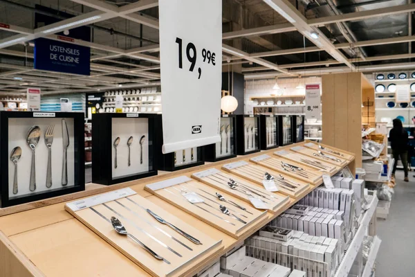 Ikea tableware dan harga jual garpu — Stok Foto