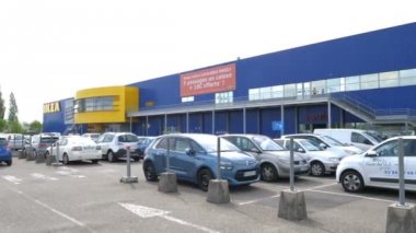 IKEA mağazası yakınındaki Park