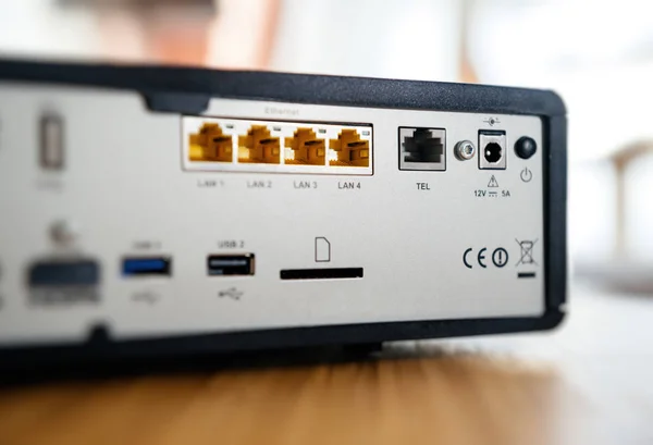 Múltiples puertos para conexión detrás de la caja de TV — Foto de Stock