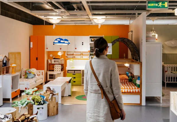 Kids room furniture at ikea shopping center — Stock Photo, Image