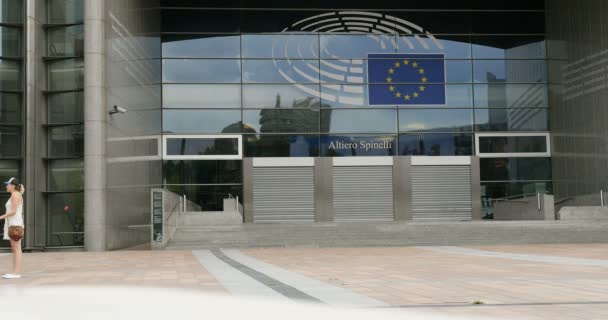 Edificio del Parlamento Europeo en Bruselas — Vídeos de Stock