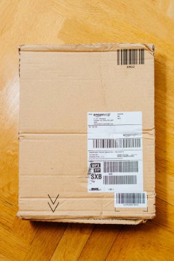 Amazon Japonya parsel karton