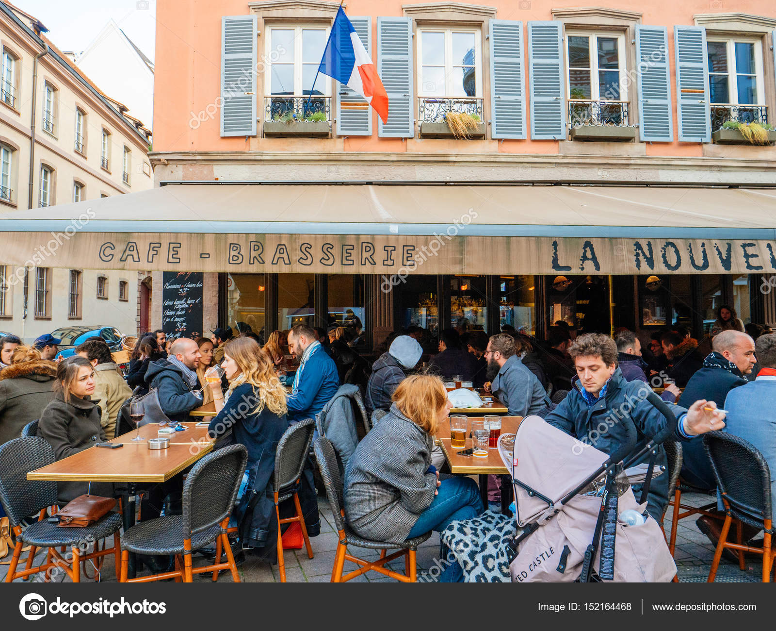 French cafe bar brasserie restaurant — Stock Editorial Photo