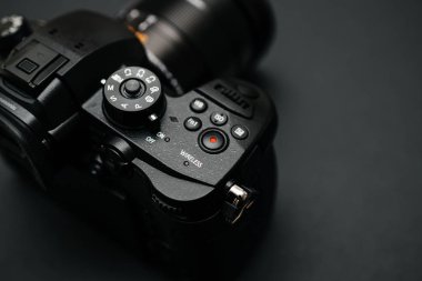 Yeni Panasonic Lumix Gh5 ve Leica 12-60 kamera objektifi