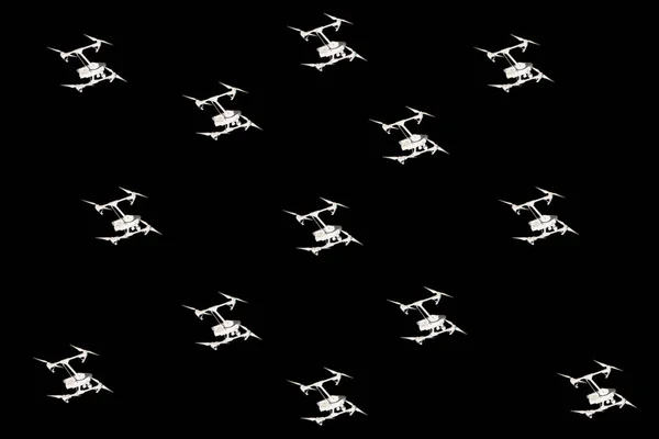 Drone unosząc przeciw białe niebo — Zdjęcie stockowe
