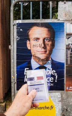 Emmanuel Macron portre poster Bilderberg grubu üyesi ile ins