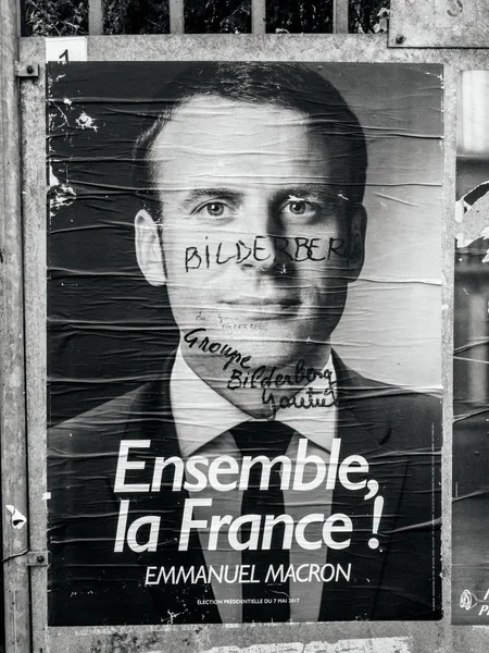 Emmanuel Macron poster ritratto con membro del gruppo Bilderberg ins — Foto Stock