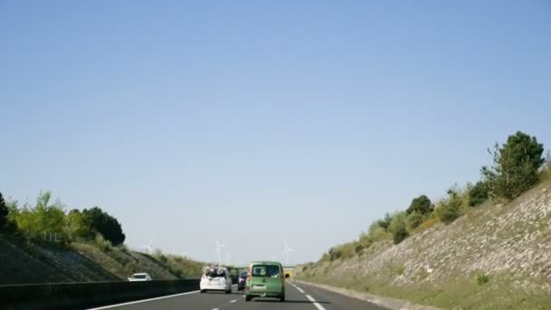 Szybko pędzącego samochodu na autostradzie Pov — Wideo stockowe