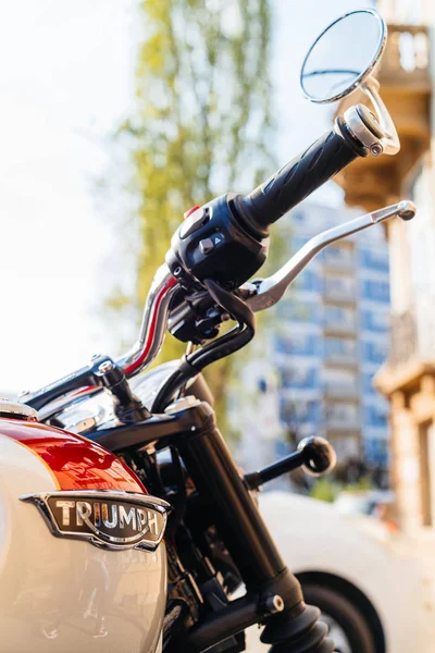 Logotipo de motocicletas Triumph na bicicleta vintage — Fotografia de Stock