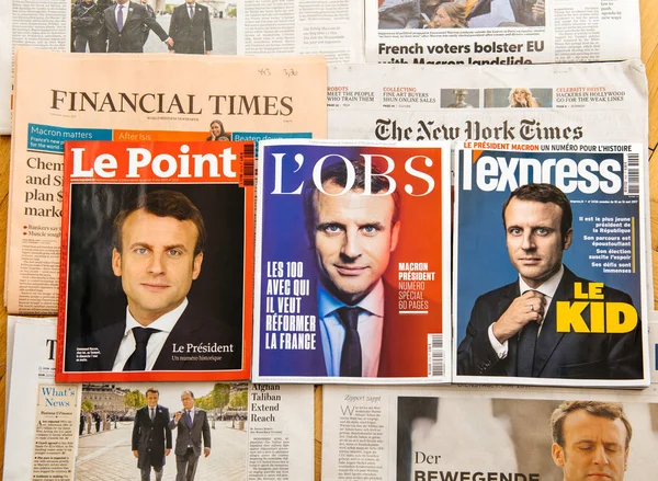 Flera internationella pressen tidningen med Emmanuel Macron Elec — Stockfoto