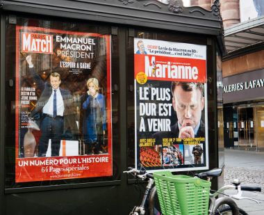 Emmanuel Macron karısı Brigitte Trogneux Paris Match p ile