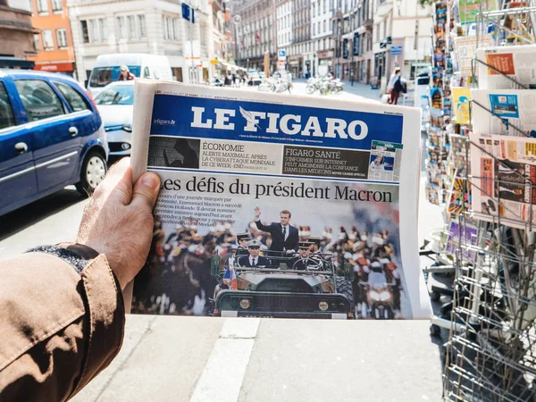 Le Figaro reportando ceremonia de entrega inauguración presidencial — Foto de Stock